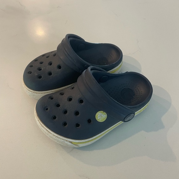 Toddler size 4c-5c crocs. - Picture 2 of 4